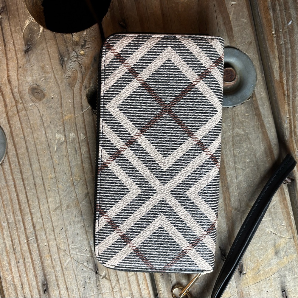 Geometric Pattern Wallet with Wrist Strap